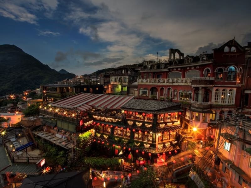 Watch as the mountainous village of Jiufen lights up the night